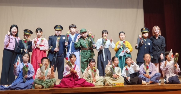 ▲충남 학생연극축제에서 우수상을 수상한 서도초 연극 동아리 해오름부